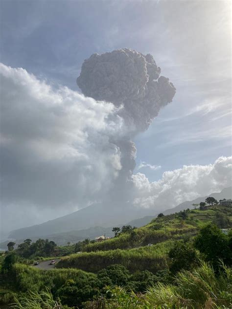 ‘Explosive eruption confirmed’ at St. Vincent’s La Soufrière volcano ...