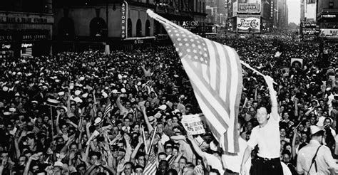 new-yorkers-celebrate-japans-defeat - End of World War II Pictures ...