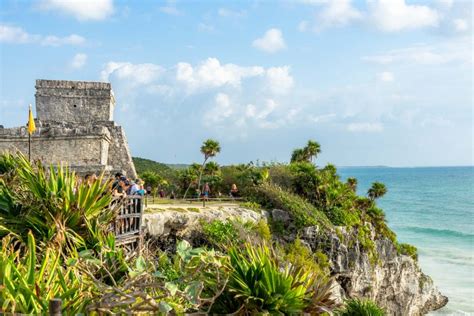 Tulum Ruins - Why you should visit early and avoid the crowds