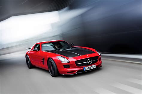 2015 Mercedes-Benz SLS AMG GT Final Edition Makes Debut