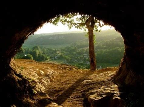 Walking Dordogne. Valley of Caves Tour - YouTube