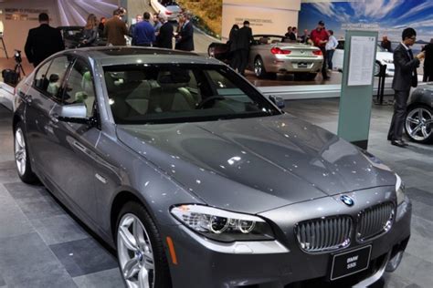 2011 NAIAS: BMW 550i M Sport Package