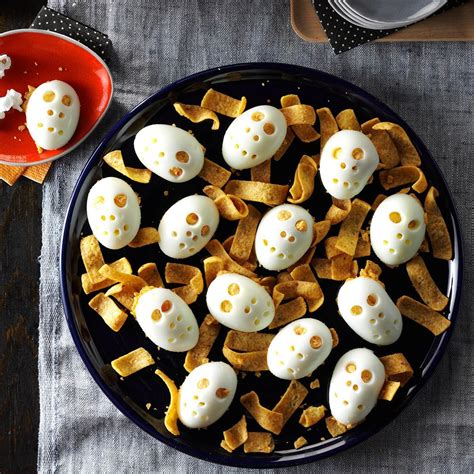 Skull Deviled Eggs | Recipe | Halloween food for party, Halloween ...