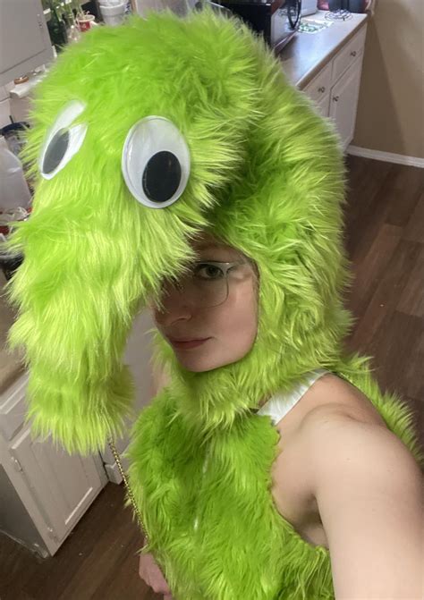 My worm on a string Halloween costume : r/WormOnAString