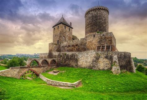 Beautiful Medieval Castle – VitalCute