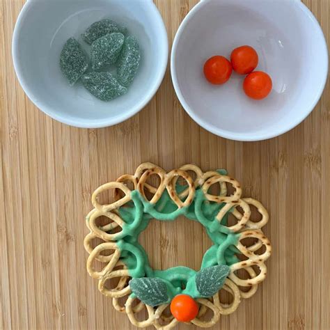 Pretzel Wreaths for Christmas - Stuff Mums Like