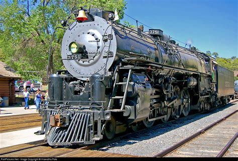 ATSF 3751 Atchison, Topeka & Santa Fe (ATSF) Steam 4-8-4 at Grand ...