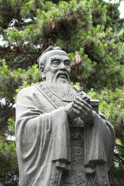 Statue of Confucius 780016 Stock Photo at Vecteezy