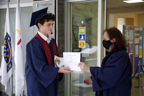 The Graduation Ceremony of the American High School Class of 2021 ...