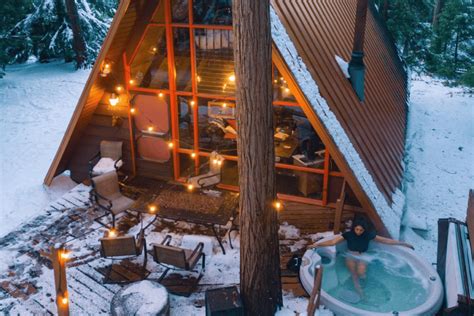 5 Cabins With Hot Tubs For A Dreamy Winter Escape Around LA