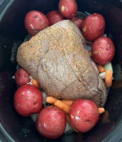 Sirloin Tip Roast in Crock Pot (Slow Cooker Recipe) - Simply Made Eats