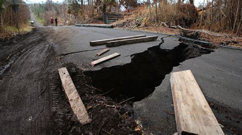 Road damage from earthquakes is latest Hawaii volcano peril | wkyc.com