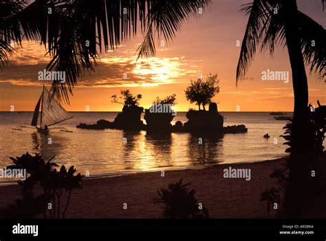 Boracay beach sunset, Boracay Island, Philippines Stock Photo - Alamy