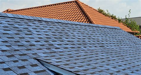 Asphalt Shingles Or Clay Roof Tiles: What To Choose?