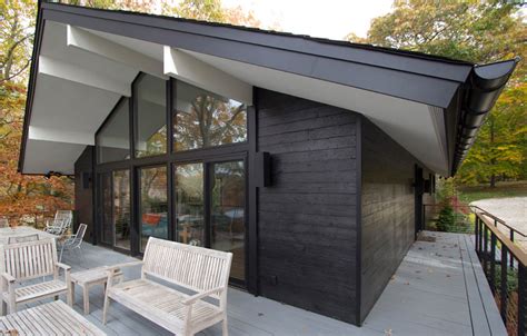 Shou sugi ban burnt wood siding | Green Home Guide | Ecohome