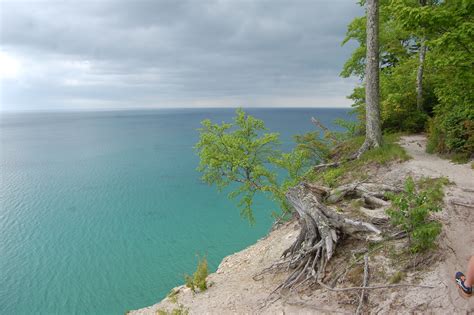 8 Pictured Rocks Day Hikes In Michigan's Upper Peninsula - Travel the ...