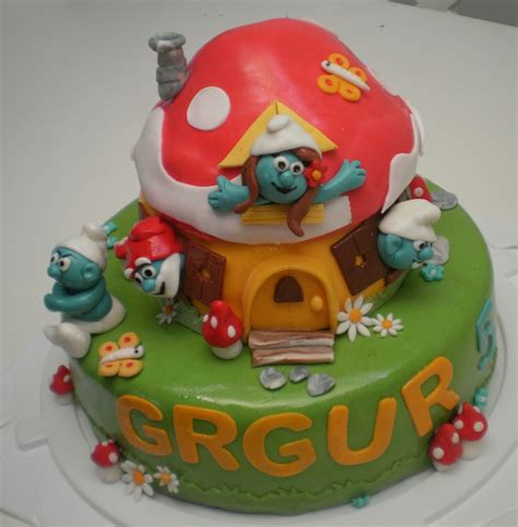 Smurfs Cake - CakeCentral.com