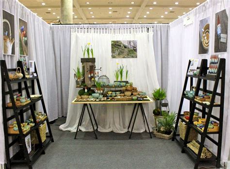 American Craft Council Display | Craft fair booth display, Craft fair ...