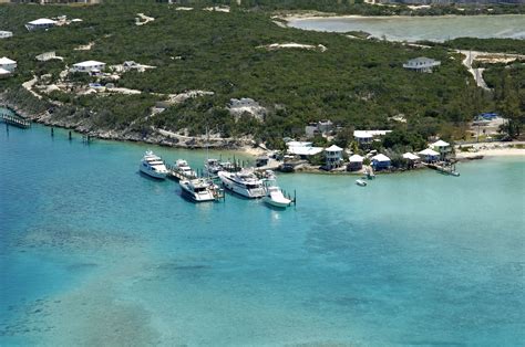 Staniel Cay Yacht Club in Bahamas - Marina Reviews - Phone Number ...