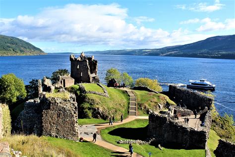 Discover Scotland's Magical Loch Ness Castle - Urquhart Castle - StoryV ...