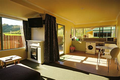 Kaikoura Accommodation - Bay Cottages Motel - Kaikoura Cottages