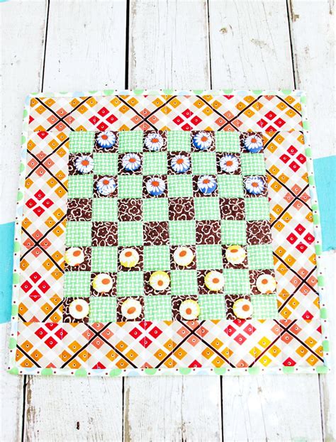 Fabric Checkerboard DIY Game | FaveQuilts.com