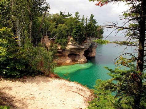 Chapel Loop Hike Pictured rock National Lakeshore | Pictured rocks ...