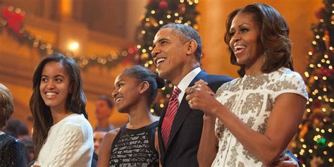 Best Obama Family Photos - 67 Cute Pictures of Barack, Michelle, Sasha ...