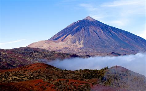 Tenerife slams 'irresponsible panic' amid Teide volcano eruption fears