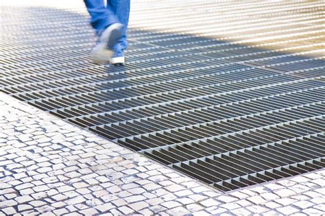 Bar Grating vs. Safety Grating: What's the Difference? - Metalex