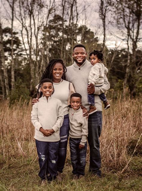 Black family photoshoot #family #blackfamily #blackfamilyvloggers # ...