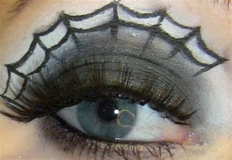 20 Cool Halloween Eye Makeup Ideas 2023