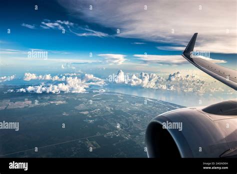 Thousand feet hi-res stock photography and images - Alamy