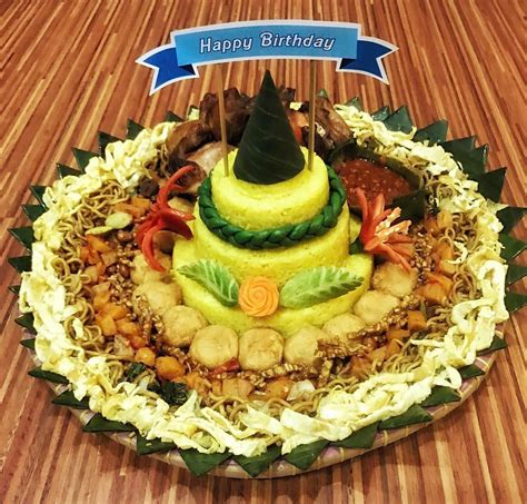 Tumpeng Mini Nasi Kuning (5-6 orang) – Warung Talenan