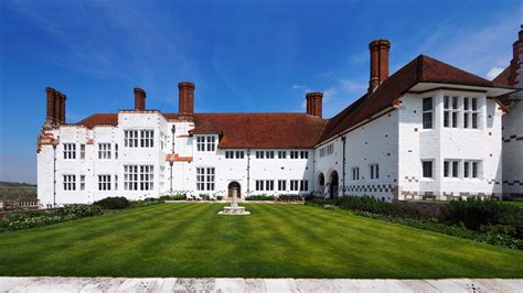 Discover the Arts and Crafts Houses by One of England’s Top Architects ...