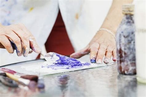 How to Thin Acrylic Paint - Mediums for Washes and Pours