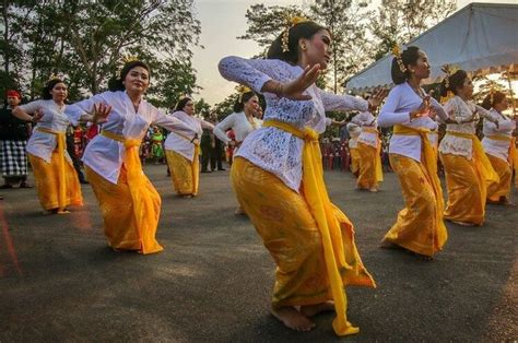 Cari Jawaban Kelas 5 SD Tema 1, Apa Saja Suku Bangsa yang Ada di ...