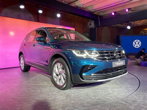 Volkswagen Tiguan First Look Review: Volkswagen Tiguan SUV Features ...