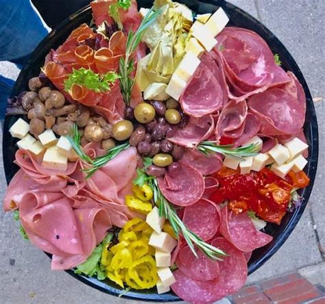 Making a Cold Cut Platter: How Much Deli Meat Per Person? - MH