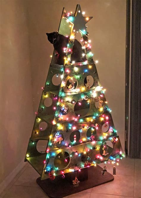 7 Creative Christmas Tree Alternatives For Cat Parents - CatTime | Cat ...