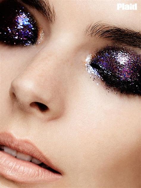 Fashion: Glitter Eye Makeup