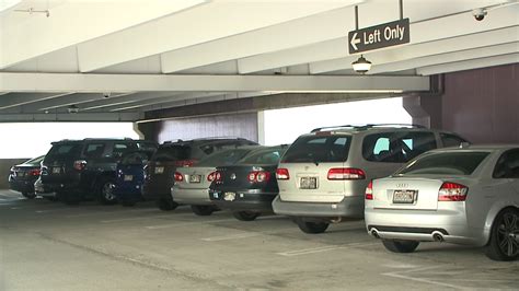 Hawaii airport officials discuss auto thefts in parking lots | Flipboard