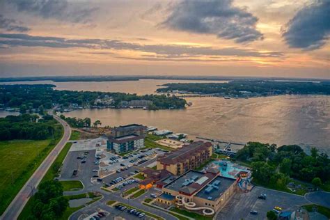 The Best Lake Okoboji Hotels: Our Top 9 Picks - Life In Minnesota