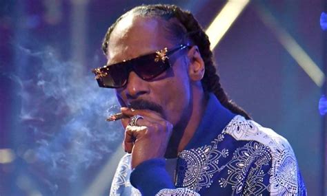 BREAKING: Snoop Dogg quits smoking after 35 years [PHOTO]