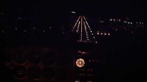 Cessna 172 night landing - YouTube