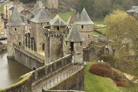 Chateau de Fougeres, France | Castillos, Castillo medieval, Viajes