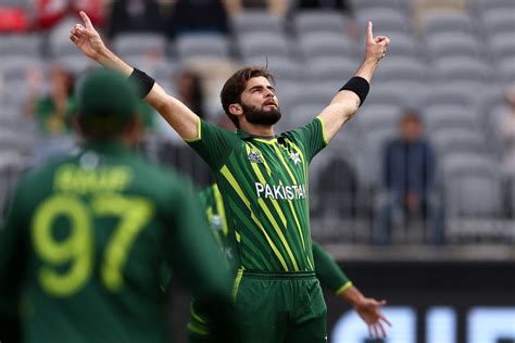 The trademark Shaheen Shah Afridi celebration | ESPNcricinfo.com