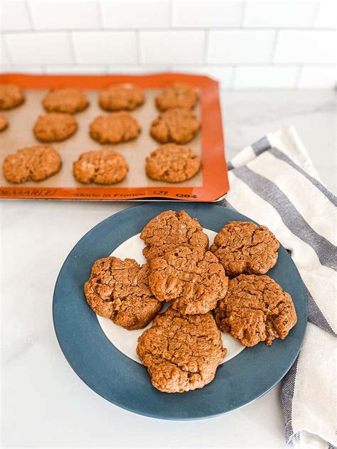 Flourless Peanut Butter Cookies - Bumblebee Apothecary