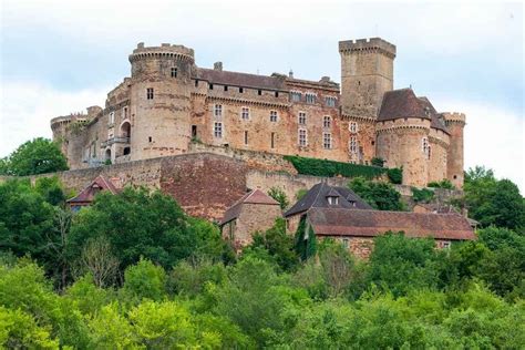 Best Castles in Dordogne - Historic European Castles