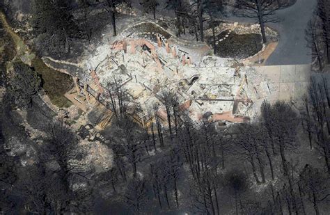 house fire aftermath - Google Search (With images) | House fire, Flame ...